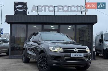Внедорожник / Кроссовер Volkswagen Touareg 2011 в Киеве