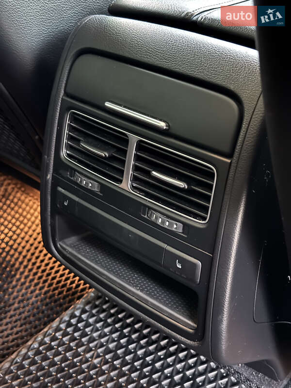 Позашляховик / Кросовер Volkswagen Touareg 2013 в Києві