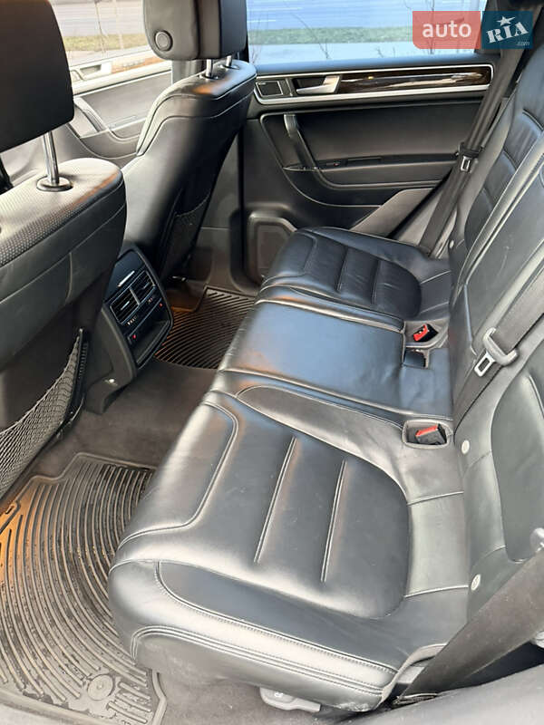 Позашляховик / Кросовер Volkswagen Touareg 2014 в Києві фото 19 Позашляховик / Кросовер Volkswagen Touareg 2014 в Києві