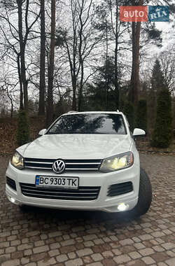 Внедорожник / Кроссовер Volkswagen Touareg 2012 в Львове