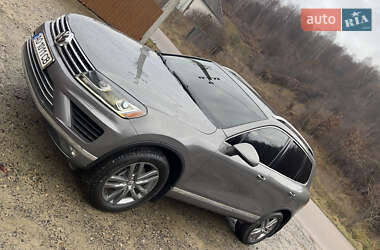 Внедорожник / Кроссовер Volkswagen Touareg 2015 в Иршаве