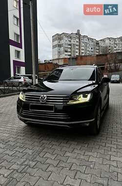 Позашляховик / Кросовер Volkswagen Touareg 2016 в Хмельницькому