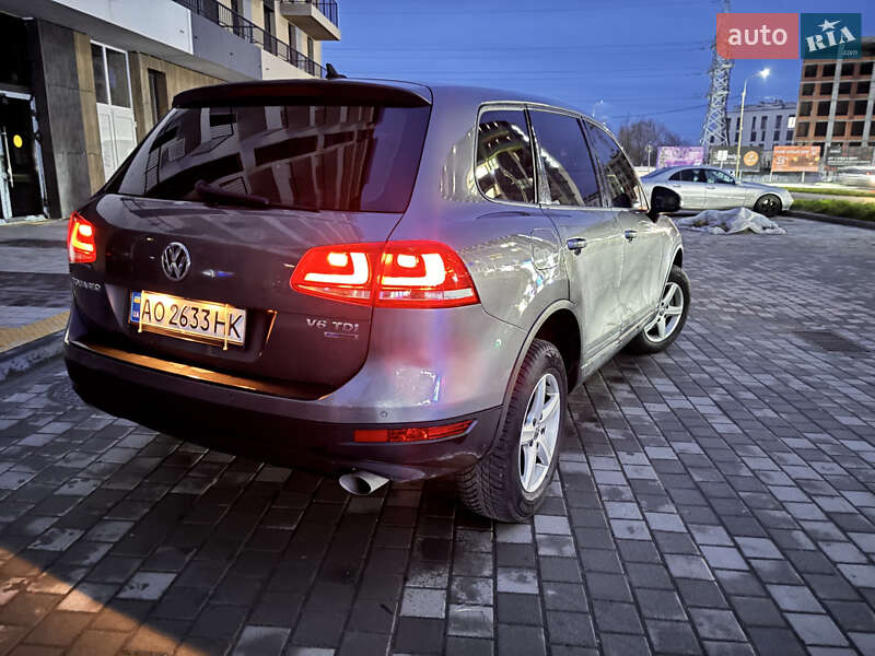 Позашляховик / Кросовер Volkswagen Touareg 2012 в Ужгороді
