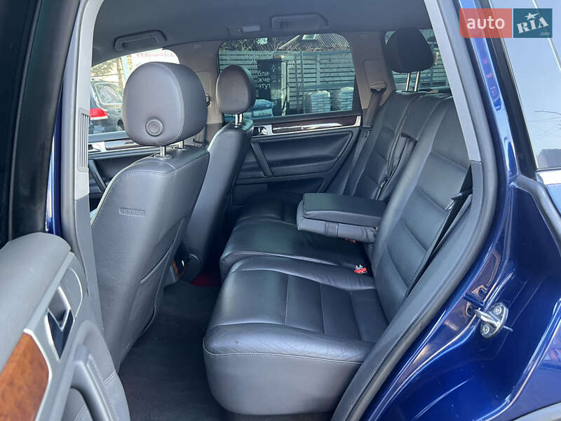 Внедорожник / Кроссовер Volkswagen Touareg 2008 в Черновцах