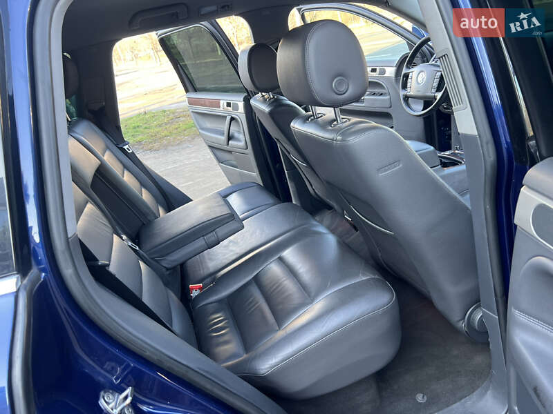 Внедорожник / Кроссовер Volkswagen Touareg 2008 в Черновцах