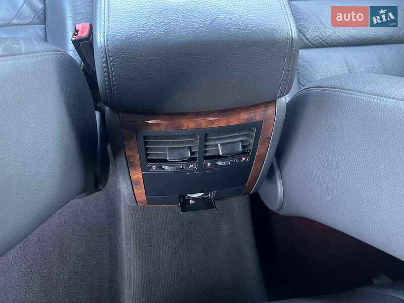 Внедорожник / Кроссовер Volkswagen Touareg 2008 в Черновцах