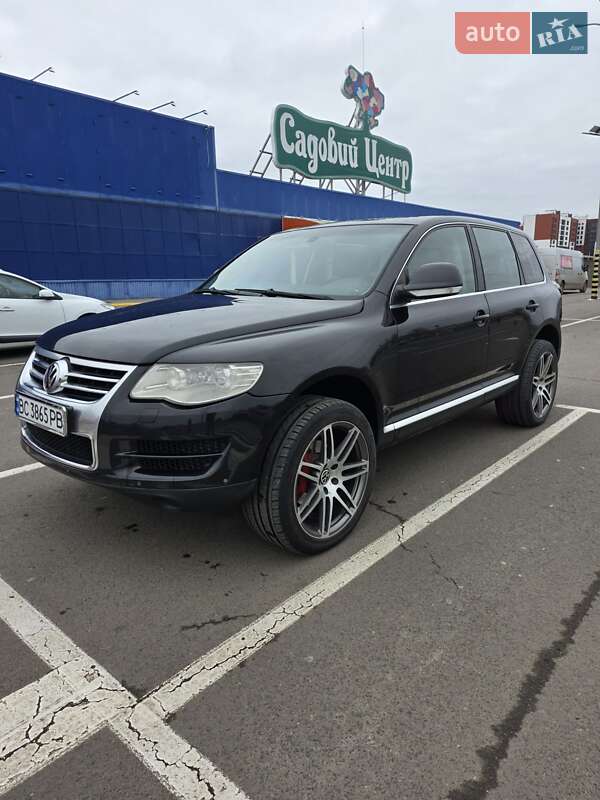 Внедорожник / Кроссовер Volkswagen Touareg 2008 в Луцке