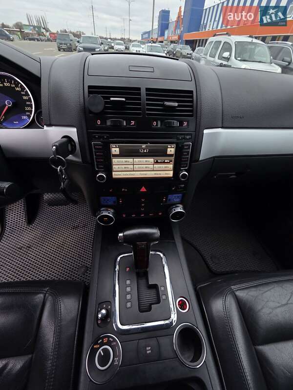 Внедорожник / Кроссовер Volkswagen Touareg 2008 в Луцке