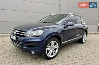 Внедорожник / Кроссовер Volkswagen Touareg 2012 в Киеве