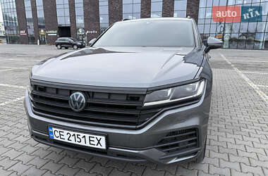 Позашляховик / Кросовер Volkswagen Touareg 2018 в Чернівцях