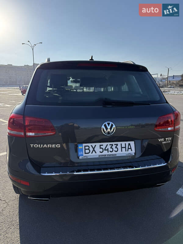 Позашляховик / Кросовер Volkswagen Touareg 2011 в Кам'янець-Подільському