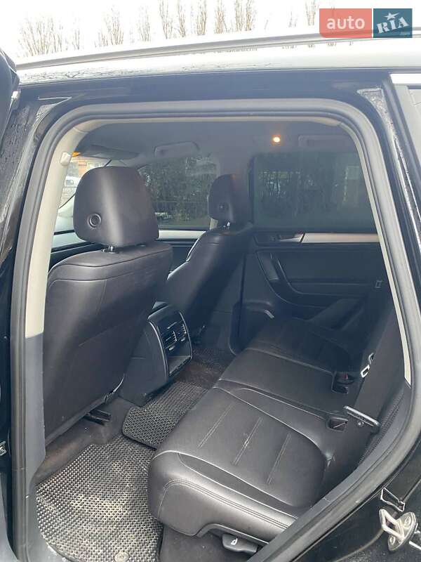 Позашляховик / Кросовер Volkswagen Touareg 2012 в Кам'янець-Подільському
