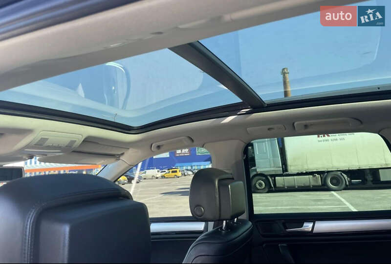 Позашляховик / Кросовер Volkswagen Touareg 2012 в Львові
