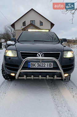 Внедорожник / Кроссовер Volkswagen Touareg 2003 в Ровно