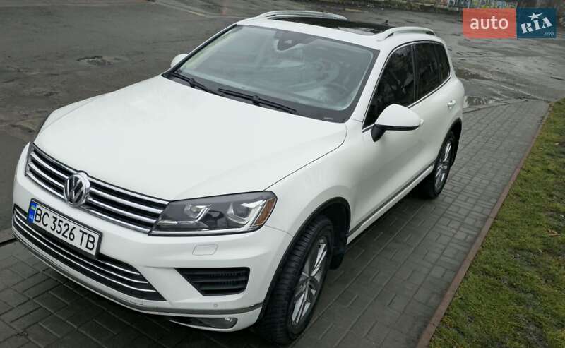 Внедорожник / Кроссовер Volkswagen Touareg 2014 в Львове