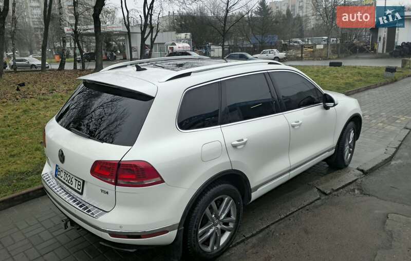 Внедорожник / Кроссовер Volkswagen Touareg 2014 в Львове