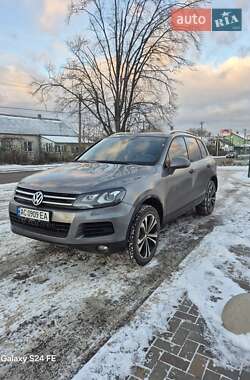 Внедорожник / Кроссовер Volkswagen Touareg 2010 в Луцке