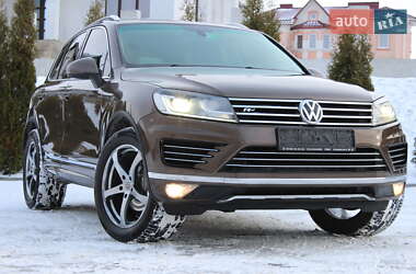 Внедорожник / Кроссовер Volkswagen Touareg 2015 в Ровно