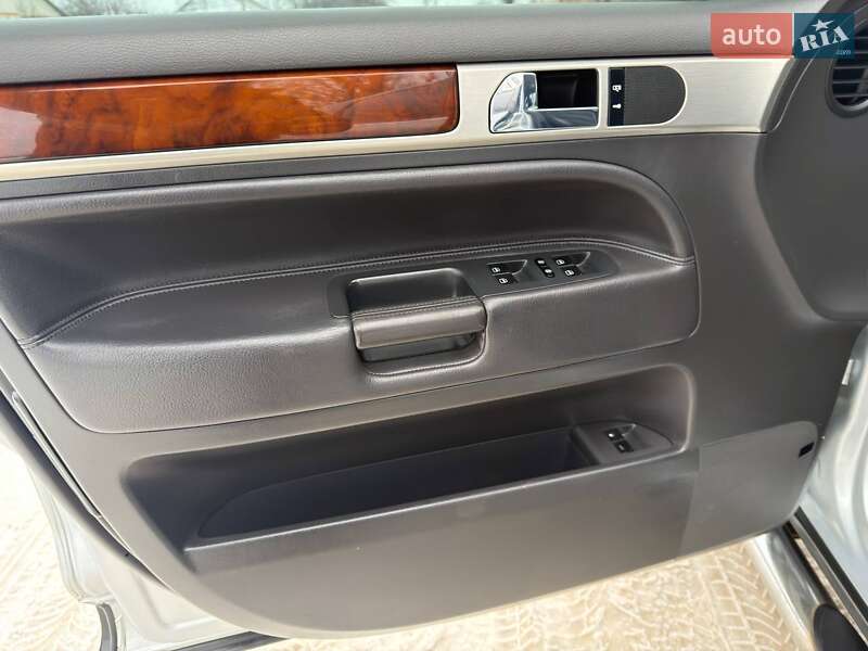 Внедорожник / Кроссовер Volkswagen Touareg 2008 в Ахтырке