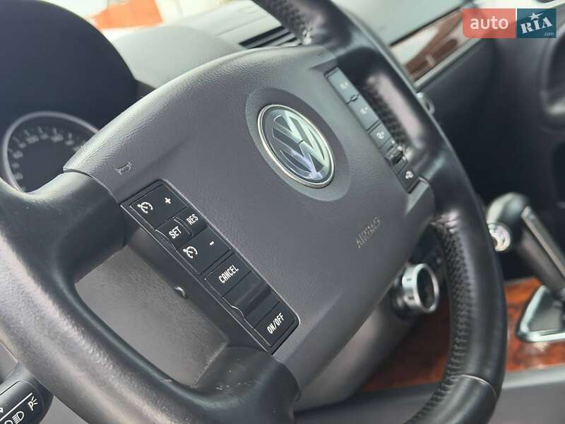 Внедорожник / Кроссовер Volkswagen Touareg 2008 в Ахтырке