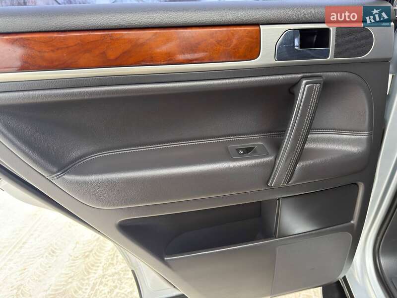 Внедорожник / Кроссовер Volkswagen Touareg 2008 в Ахтырке