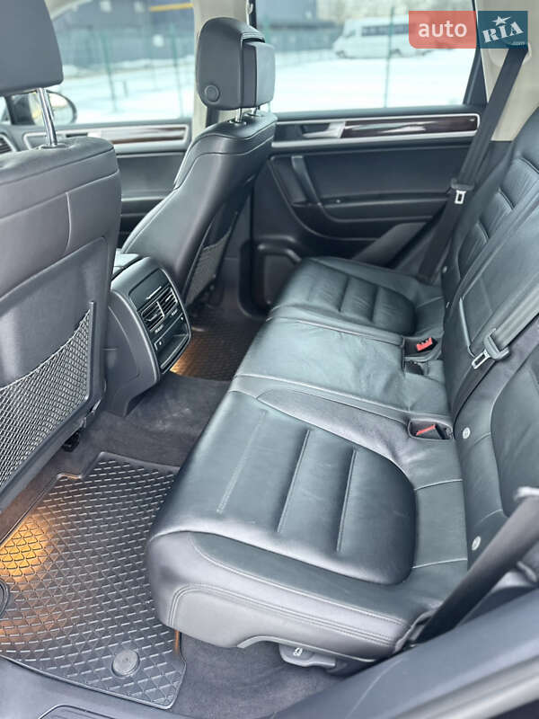 Внедорожник / Кроссовер Volkswagen Touareg 2018 в Киеве фото 16 Внедорожник / Кроссовер Volkswagen Touareg 2018 в Киеве