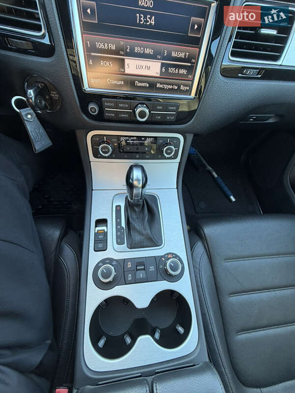 Позашляховик / Кросовер Volkswagen Touareg 2012 в Тернополі