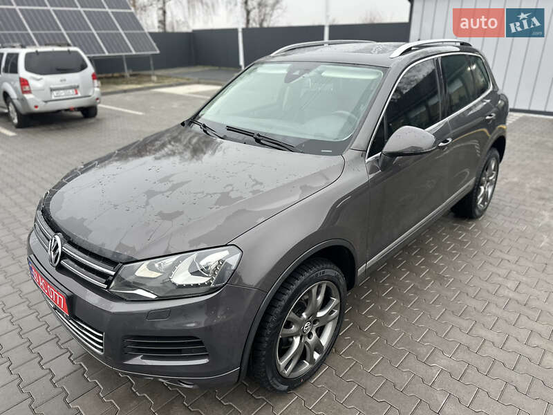 Внедорожник / Кроссовер Volkswagen Touareg 2011 в Владимире