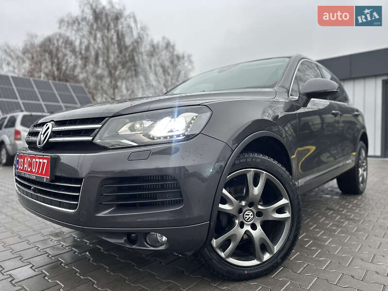 Внедорожник / Кроссовер Volkswagen Touareg 2011 в Владимире