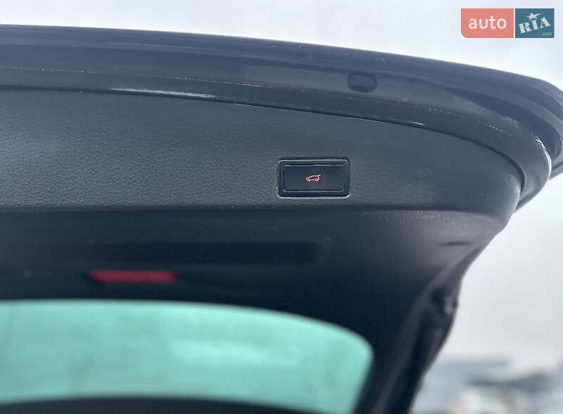 Внедорожник / Кроссовер Volkswagen Touareg 2011 в Владимире