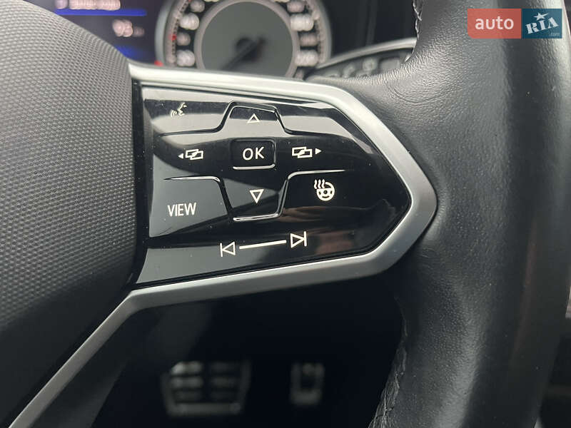 Позашляховик / Кросовер Volkswagen Touareg 2021 в Харкові