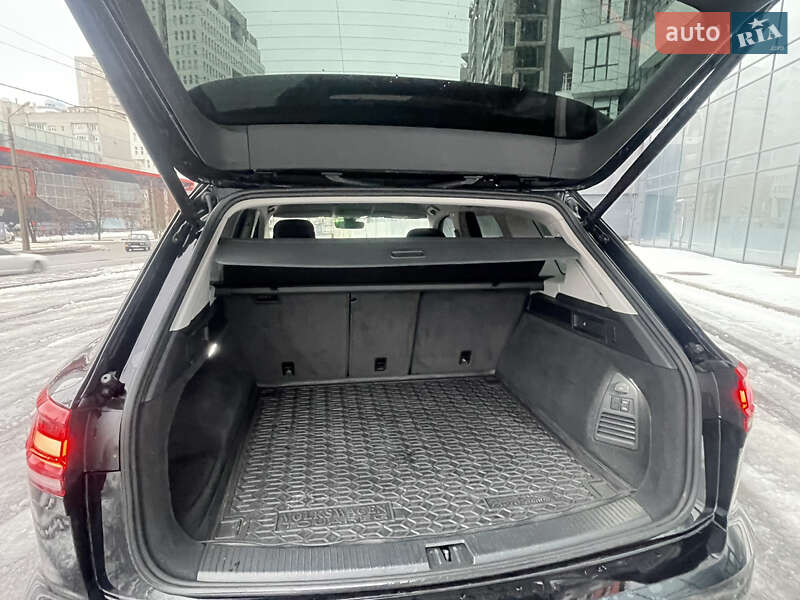 Позашляховик / Кросовер Volkswagen Touareg 2021 в Харкові
