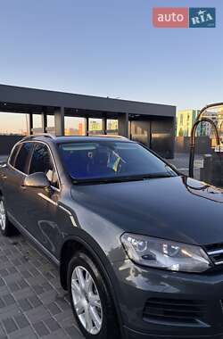 Позашляховик / Кросовер Volkswagen Touareg 2011 в Києві