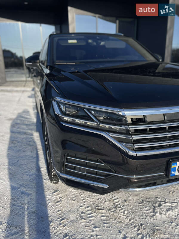 Позашляховик / Кросовер Volkswagen Touareg 2020 в Львові