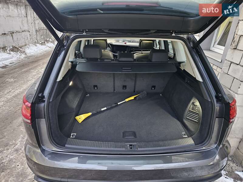 Внедорожник / Кроссовер Volkswagen Touareg 2020 в Львове