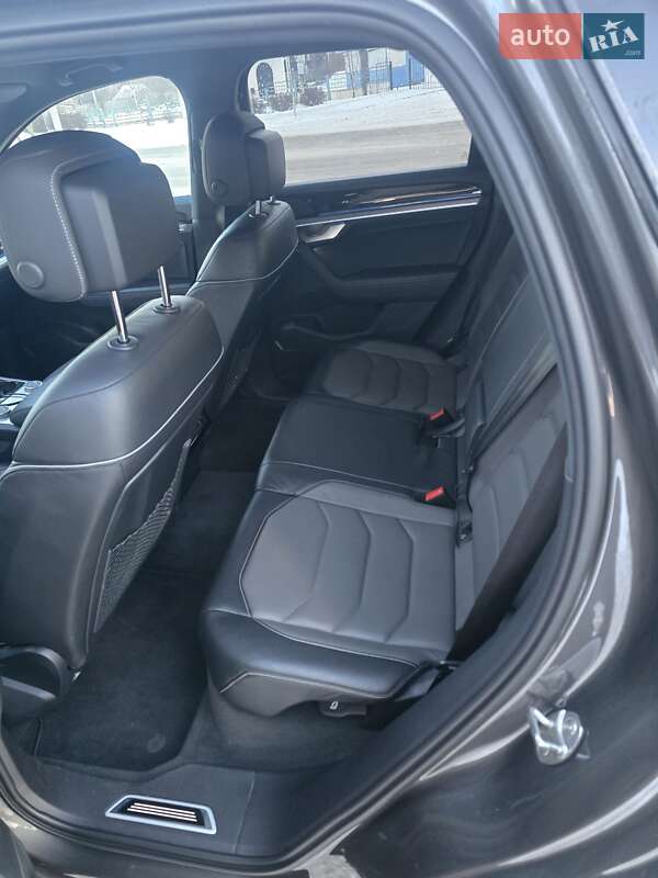 Внедорожник / Кроссовер Volkswagen Touareg 2023 в Киеве