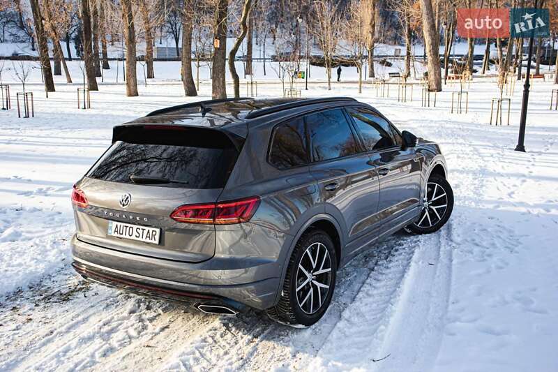 Внедорожник / Кроссовер Volkswagen Touareg 2019 в Киеве