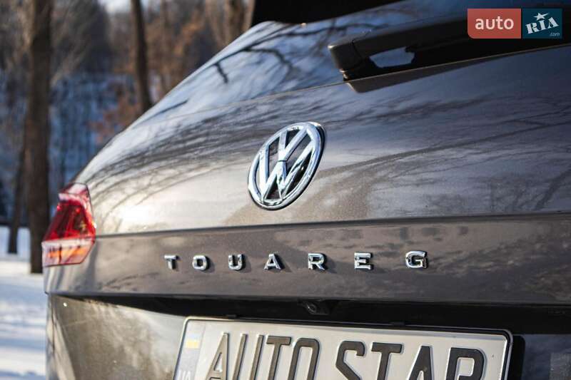 Внедорожник / Кроссовер Volkswagen Touareg 2019 в Киеве