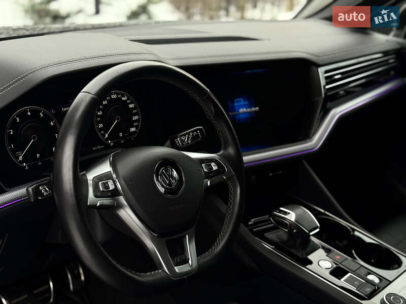 Внедорожник / Кроссовер Volkswagen Touareg 2019 в Киеве