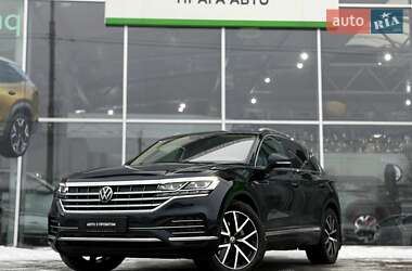 Позашляховик / Кросовер Volkswagen Touareg 2022 в Києві