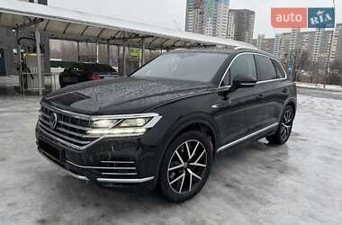 Внедорожник / Кроссовер Volkswagen Touareg 2022 в Киеве