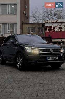 Внедорожник / Кроссовер Volkswagen Touareg 2019 в Днепре
