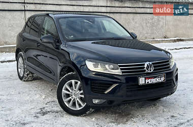 Позашляховик / Кросовер Volkswagen Touareg 2015 в Києві