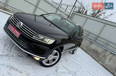 Внедорожник / Кроссовер Volkswagen Touareg 2015 в Киеве