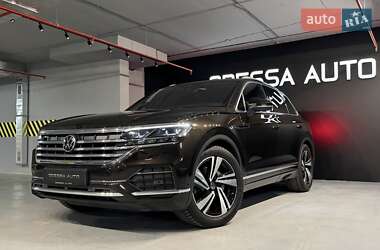 Позашляховик / Кросовер Volkswagen Touareg 2021 в Одесі