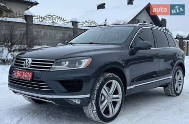 Внедорожник / Кроссовер Volkswagen Touareg 2016 в Ровно