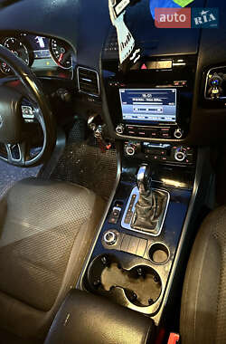 Позашляховик / Кросовер Volkswagen Touareg 2012 в Харкові