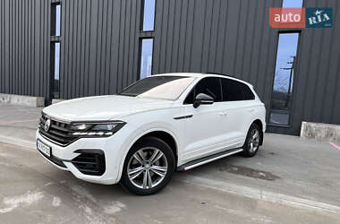 Позашляховик / Кросовер Volkswagen Touareg 2019 в Первомайську