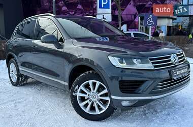 Внедорожник / Кроссовер Volkswagen Touareg 2016 в Киеве