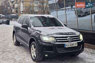 Внедорожник / Кроссовер Volkswagen Touareg 2013 в Киеве